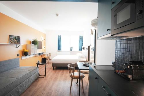 Kitchen, Aparthotel Colombo Roma in Eur and Garbatella