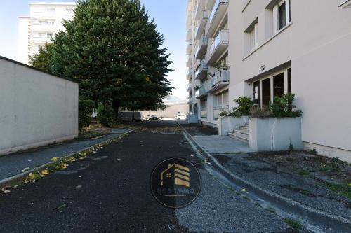 Lesdiguieres 3 Bedrooms Parking in 卡布奇艾利斯區