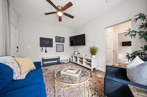 Spring Bungalow - A cozy getaway in downtown Hot Springs! in Hot Springs, USA