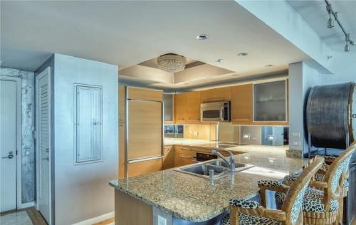 Penthouse Three-Bedroom with Sweeping Strip and Mountain Views, Las Vegas (fotografie 7)
