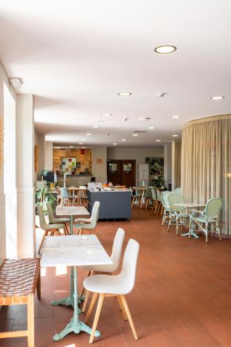 콜라레스 WOT Sarrazola Soul 4성급 호텔 레스토랑