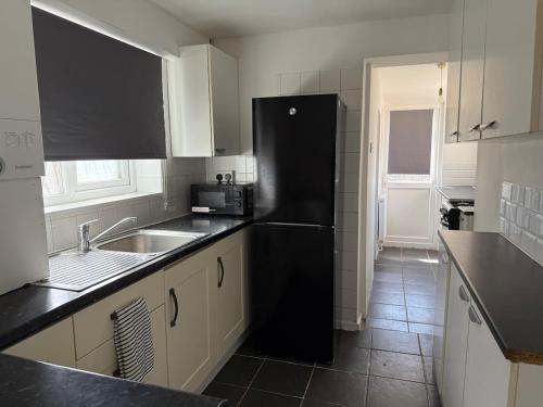 Cosy 3 Bedroom Home, Parking & Bus in 考利