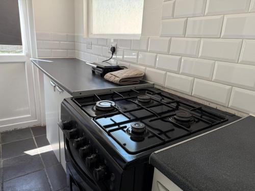 Cosy 3 Bedroom Home, Parking & Bus in 考利