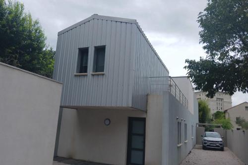 Comfortable house near downtown near Pharmacie de Richter
