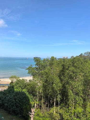 View, Sunshine Bay Beach Paradise Homestay in Taman Port Dickson Utama