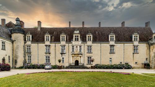 Chateau du Fraisse in Mezieres-sur-Issoire