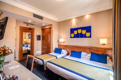 room detail thumbnail 1