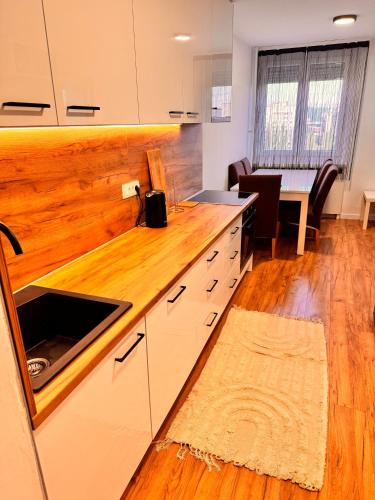 High-Floor Apartment, Free Parking