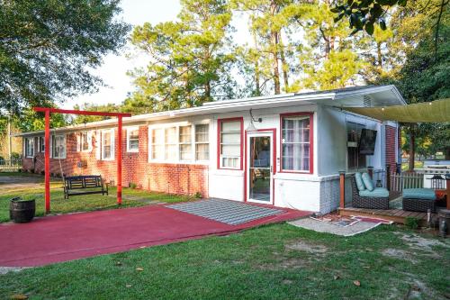 Beautiful Historical Oasis Downtown Riverwalk in City Center