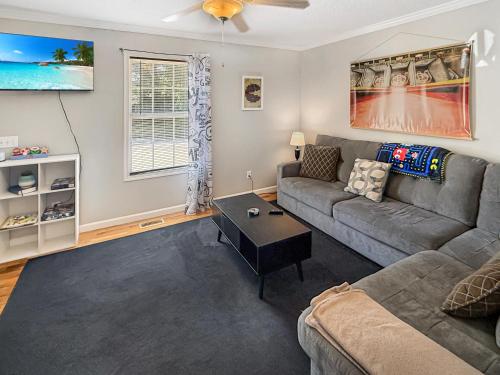 Homey Townhouse Near Lake & Sports Complex in Guntersville (AL)