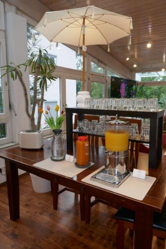 餐飲選擇, 比澤爾酒店 (Hotel Bitzer) in 巴克南