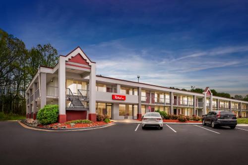 Days Inn by Wyndham Charlotte Airport North - image 9