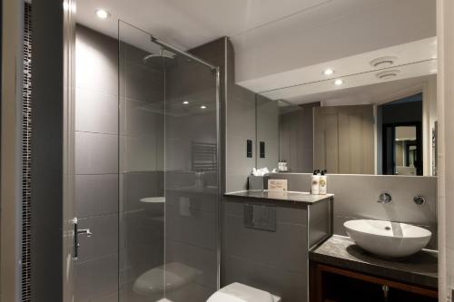 Rose And Crown Hotel - main image