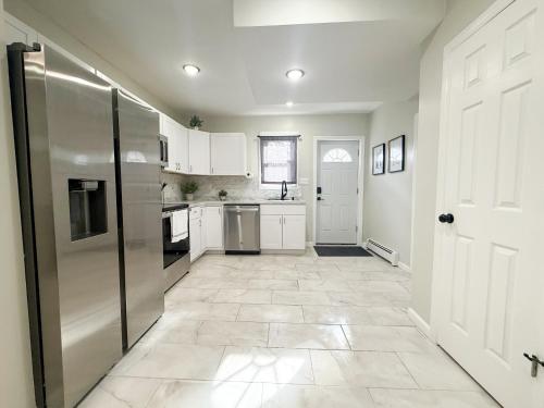 Town & Country Andover NJ Area-1st Floor 2 Bedroom in Andover Township (NJ)