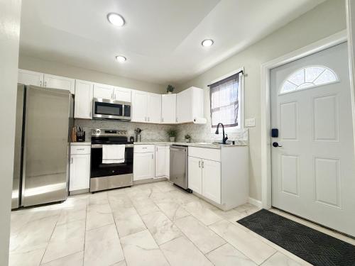 Town & Country Andover NJ Area-1st Floor 2 Bedroom in Andover Township (NJ)