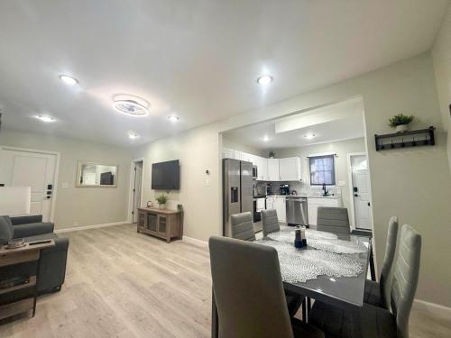 Town & Country Andover NJ Area-1st Floor 2 Bedroom in Andover Township (NJ)