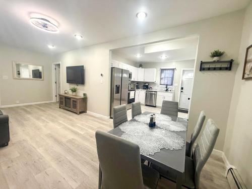 Town & Country Andover NJ Area-1st Floor 2 Bedroom in Andover Township (NJ)