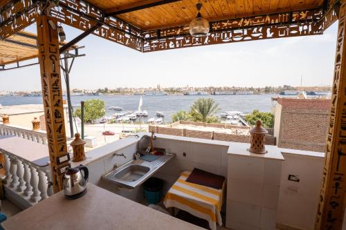 Nile Sunrise Flats And Rooms 2