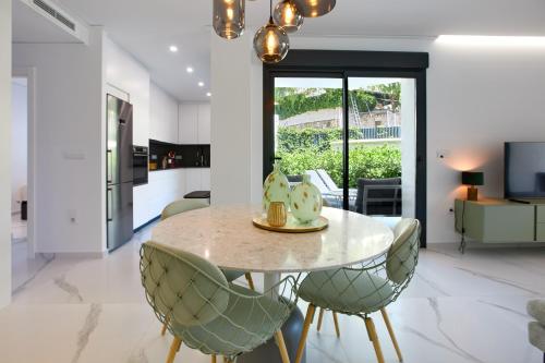 Luxury Apartment Zen - by Welcomely in บาเอีย เด คาเบีย
