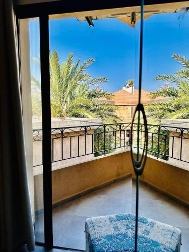 La Luna Luz 1BR Apt w Balcony by the Bahsa Sea in Batroun