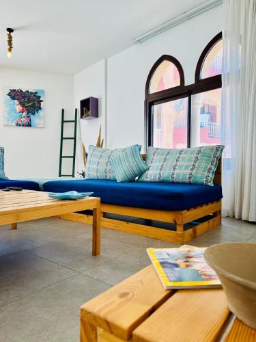 Seadmed, La Luna Luz 1BR Apt w Balcony by the Bahsa Sea in Batroun