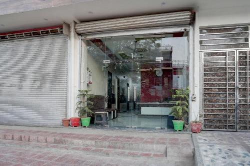 Hotel Nidhivan Dham - Near Janam Bhoomi Mathura  in Mathura