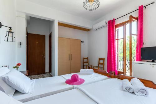 Fotini Rooms