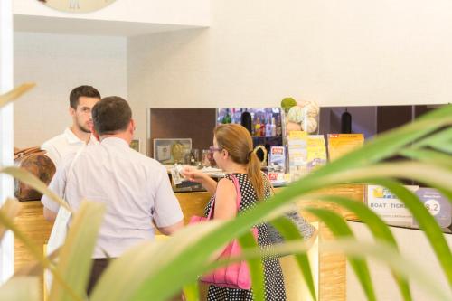 アテネズ チョイス