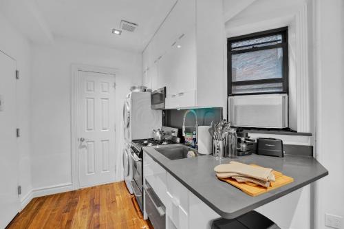 Kitchen, Spacious SoHo 1Bedroom Unit Washer & Dryer in Greenwich Village