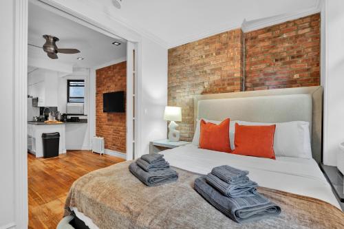 Large 1BR in SOHO w Washer-Dryer