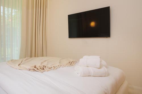 Ōura - Designer Apartment with Private Parking & AC, Brasov (foto 6)