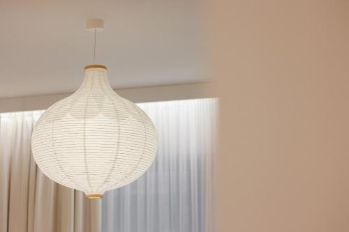 Ōura - Designer Apartment with Private Parking & AC, Brasov (foto 7)