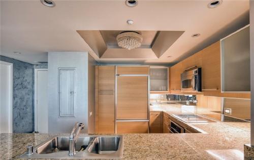 Penthouse Three-Bedroom with Sweeping Strip and Mountain Views, Las Vegas (fotografie 9)