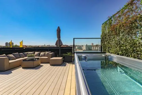 Apartment am KuDamm mit Dachterrasse, Pool und Sauna in Berlin, Deutschland