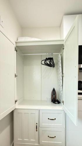 Modern Studio Stylish &Cozy Ieft Unit, Los Angeles (fotografie 10)