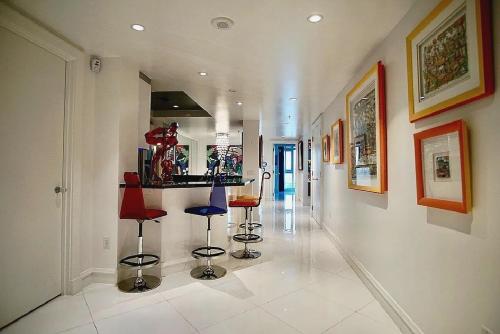 High-Rise Two-Bedroom Condo with Panoramic City Views, Las Vegas (foto 4)