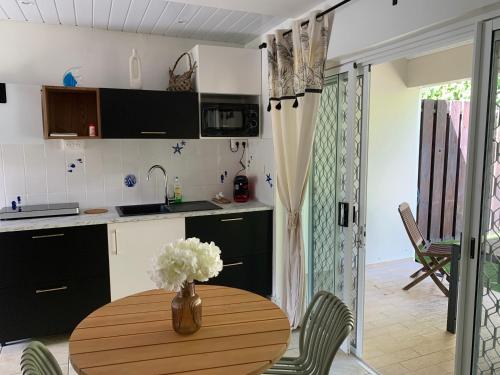 Tiki Ora Lodge - MOTU in นูนวย