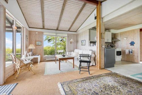 6825-Allinge-Astelokken-7 in ซันด์วิก