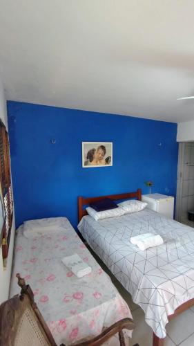 1 double bed, 1 twin bed