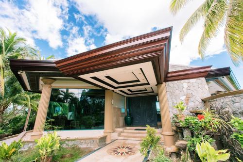 Sunrise House - a Tranquil Tropical Getaway in Loay