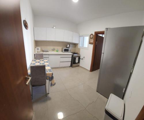 Isramax 3BR apartment near the sea. in Bat Yam