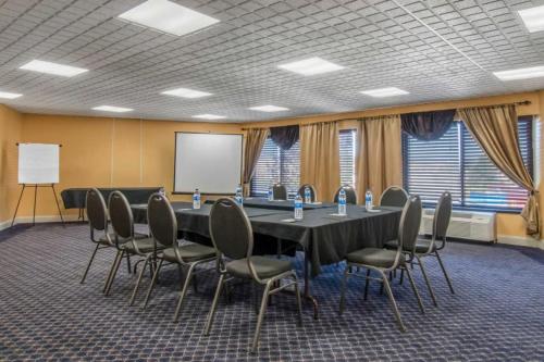 Quality Inn Carlisle PA - image 14