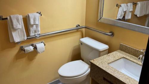 Quality Inn Carlisle PA - image 12