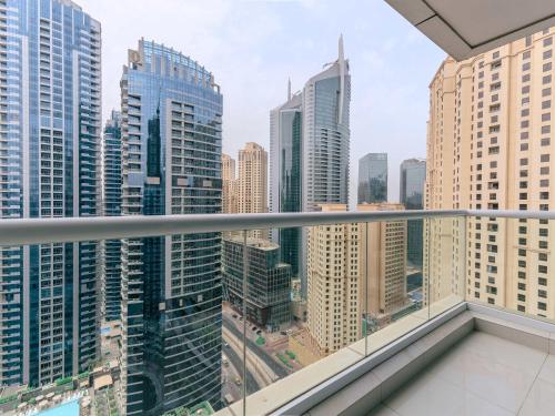 Dubai Marina Living & JBR Beach - Best of Both Areas - Spacious, Family-friendly, Sleeps 6, Дубай (фото 5)