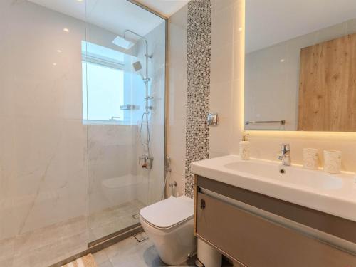 Dubai Marina Living & JBR Beach - Best of Both Areas - Spacious, Family-friendly, Sleeps 6, Дубай (фото 10)
