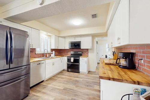 Avocado Cottage in Seminole, USA