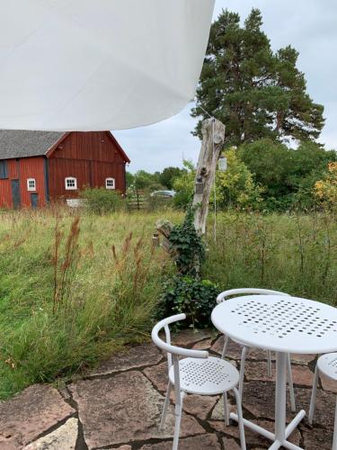 Dārzs, Stuga på gård i Böda socken (Stuga pa gard i Boda socken) in Mellböda