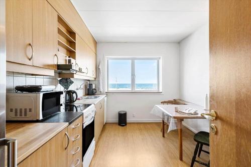 6815-Allinge-Ndr-Strandvej-2-B-1-th in ไทย์น