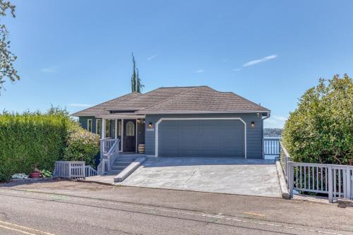 Lakefront Oasis at Lake Stevens