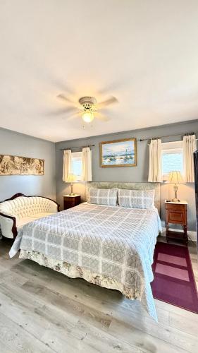 Two bedrooms unit with jacuzzi and great view, Niagara Falls